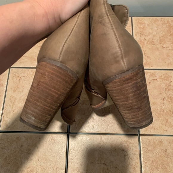 Zigi Soho Halyn Ankle Boot in Taupe size 10 - Picture 12 of 13